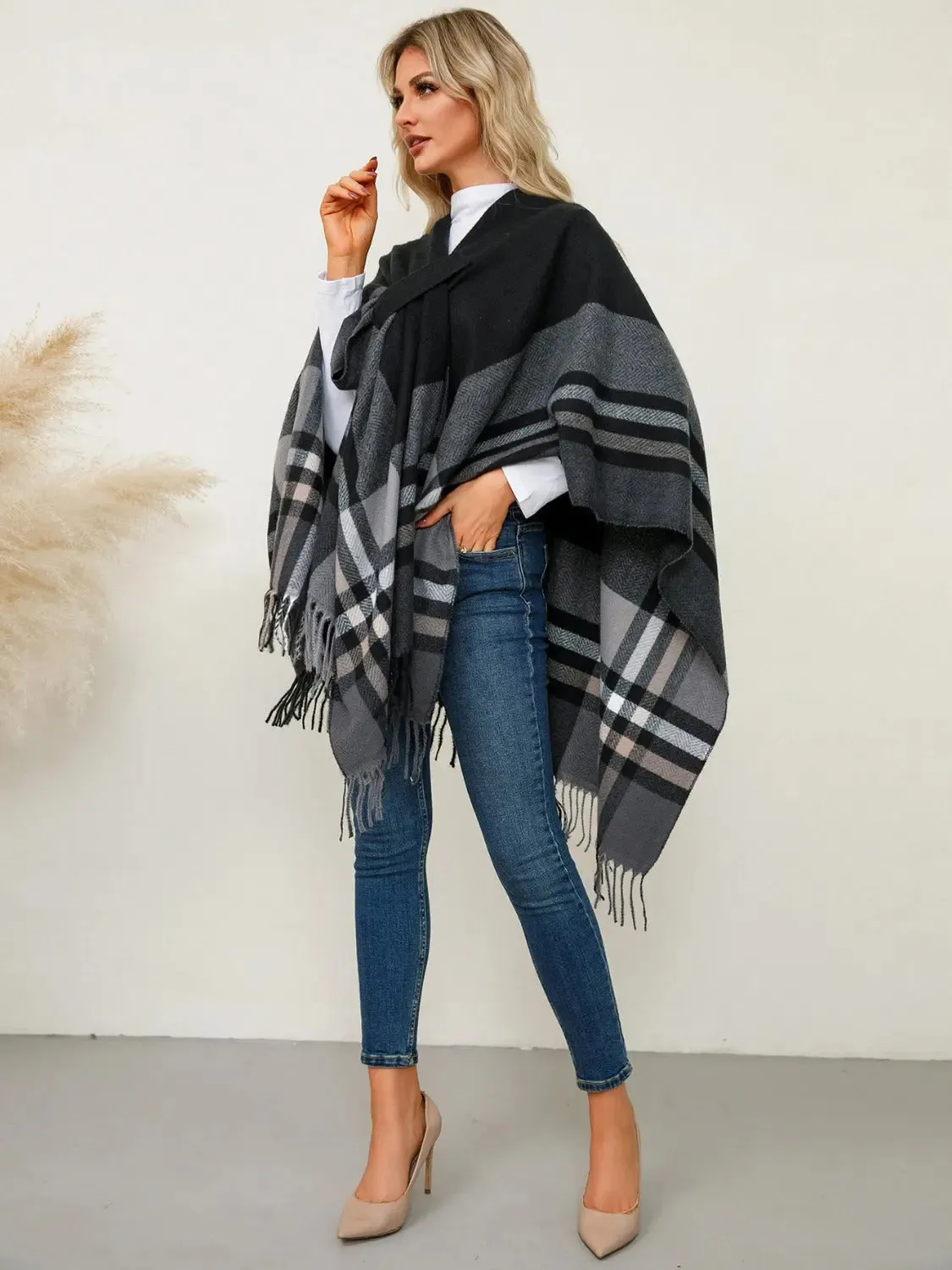 Fringe Contrast Plaid Poncho