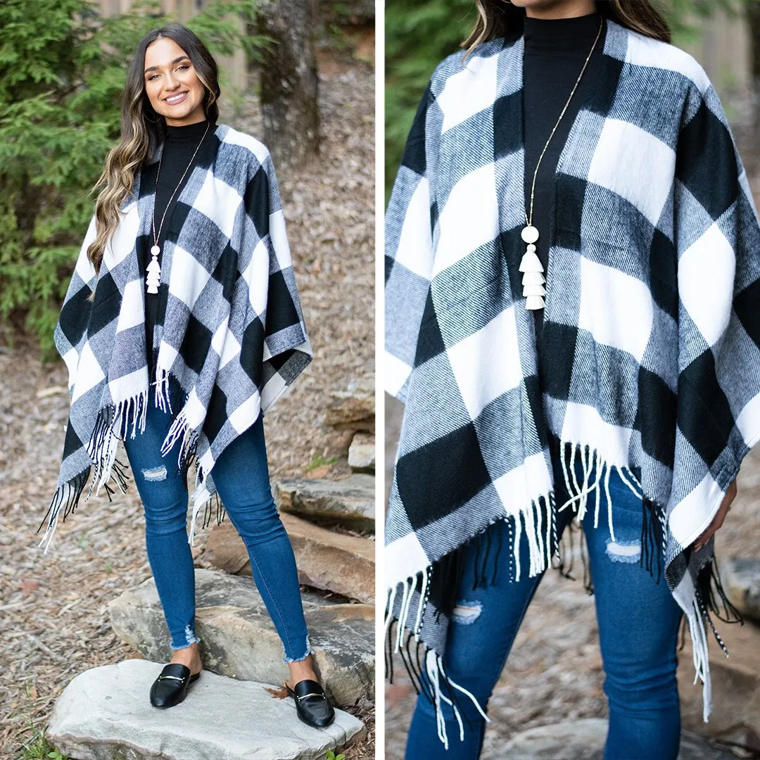 Lost In Love White-Black Plaid Shawl