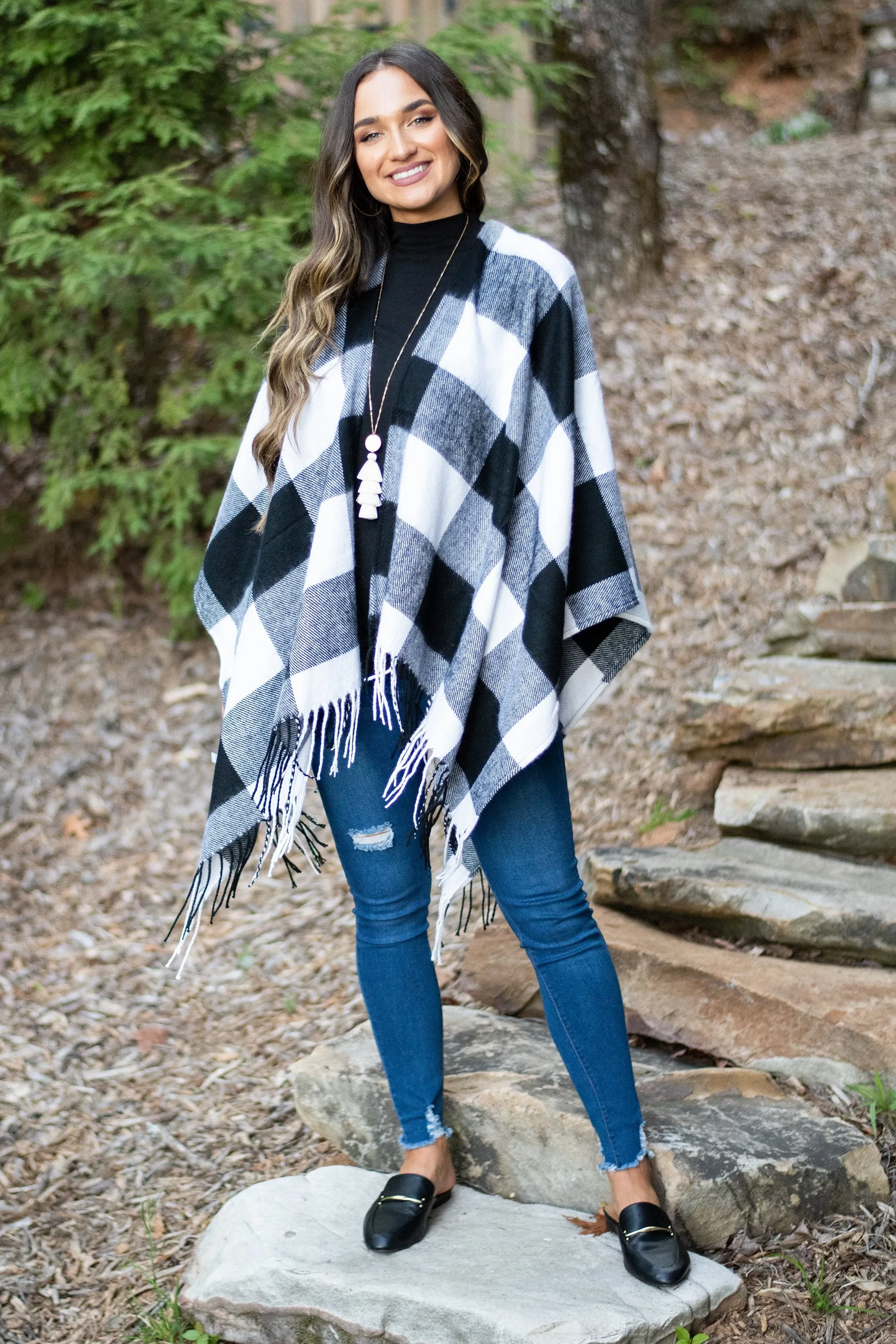 Lost In Love White-Black Plaid Shawl