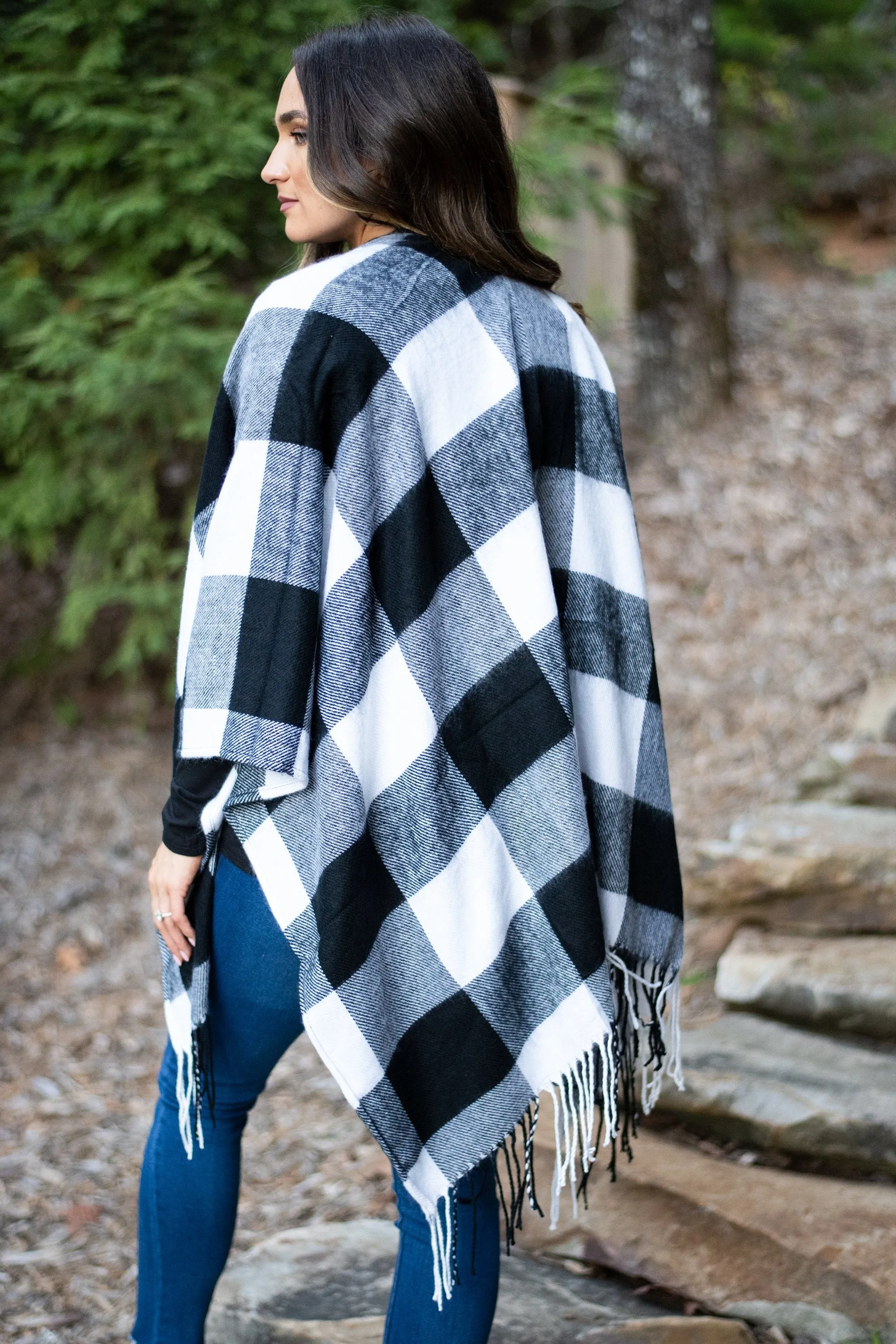 Lost In Love White-Black Plaid Shawl