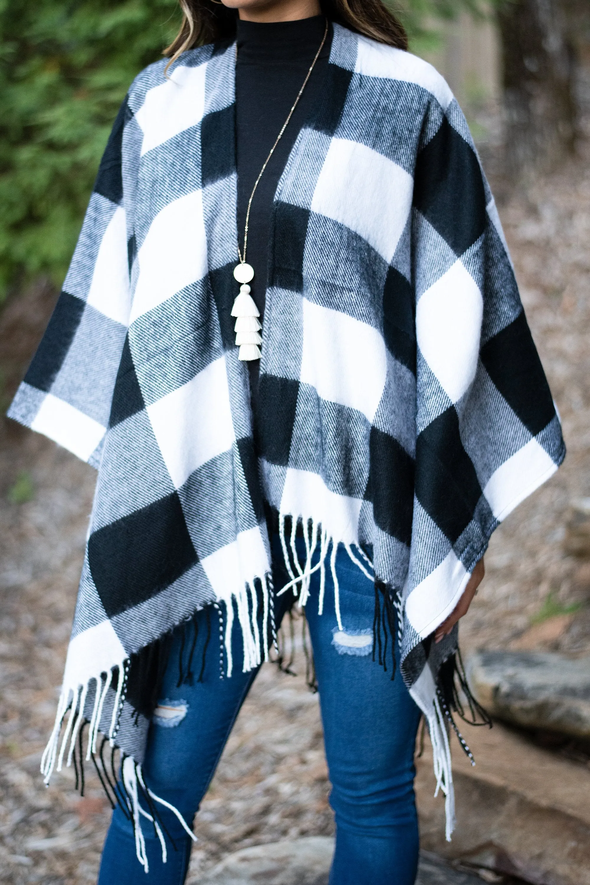 Lost In Love White-Black Plaid Shawl