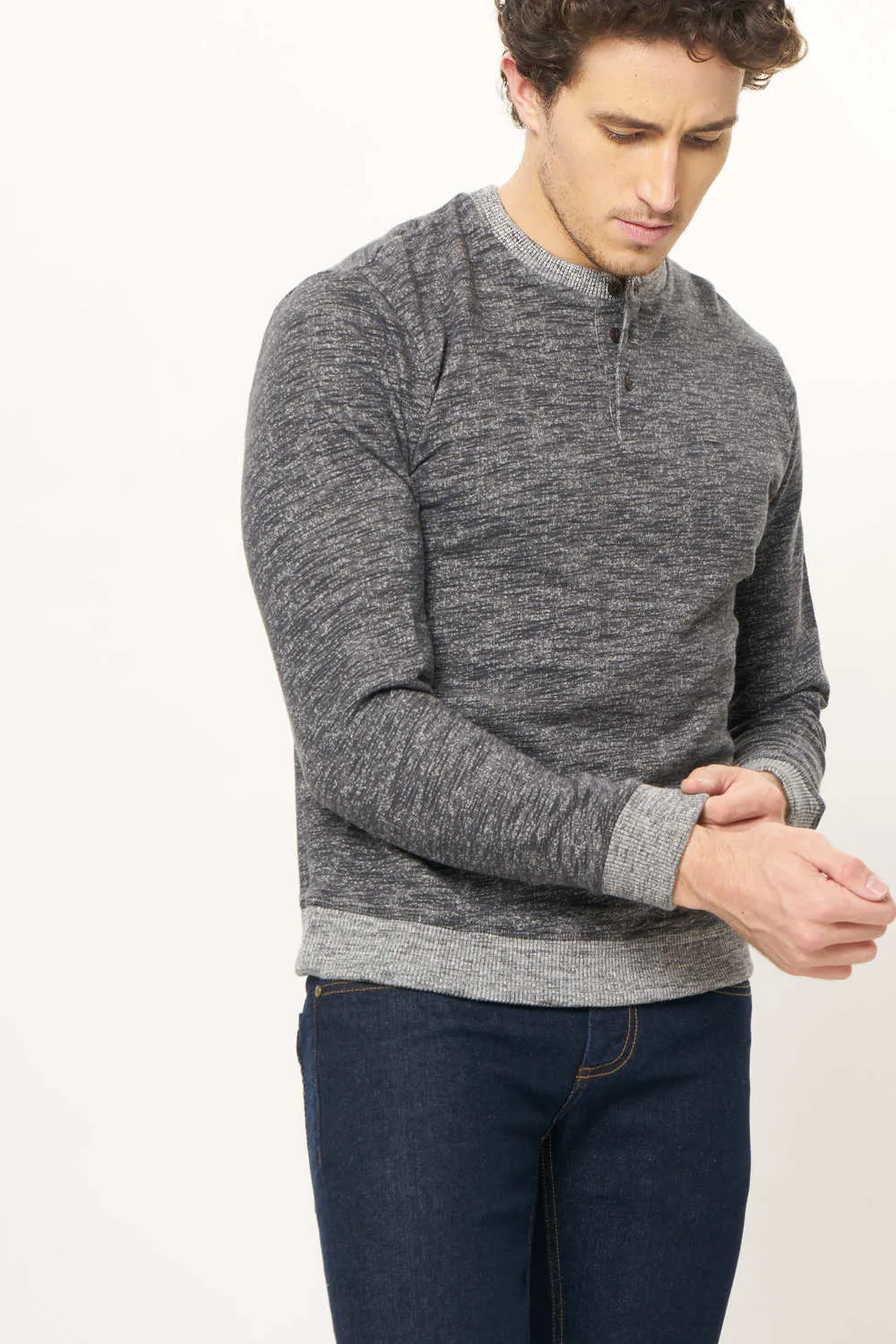 Muscle Fit Henley Pullover