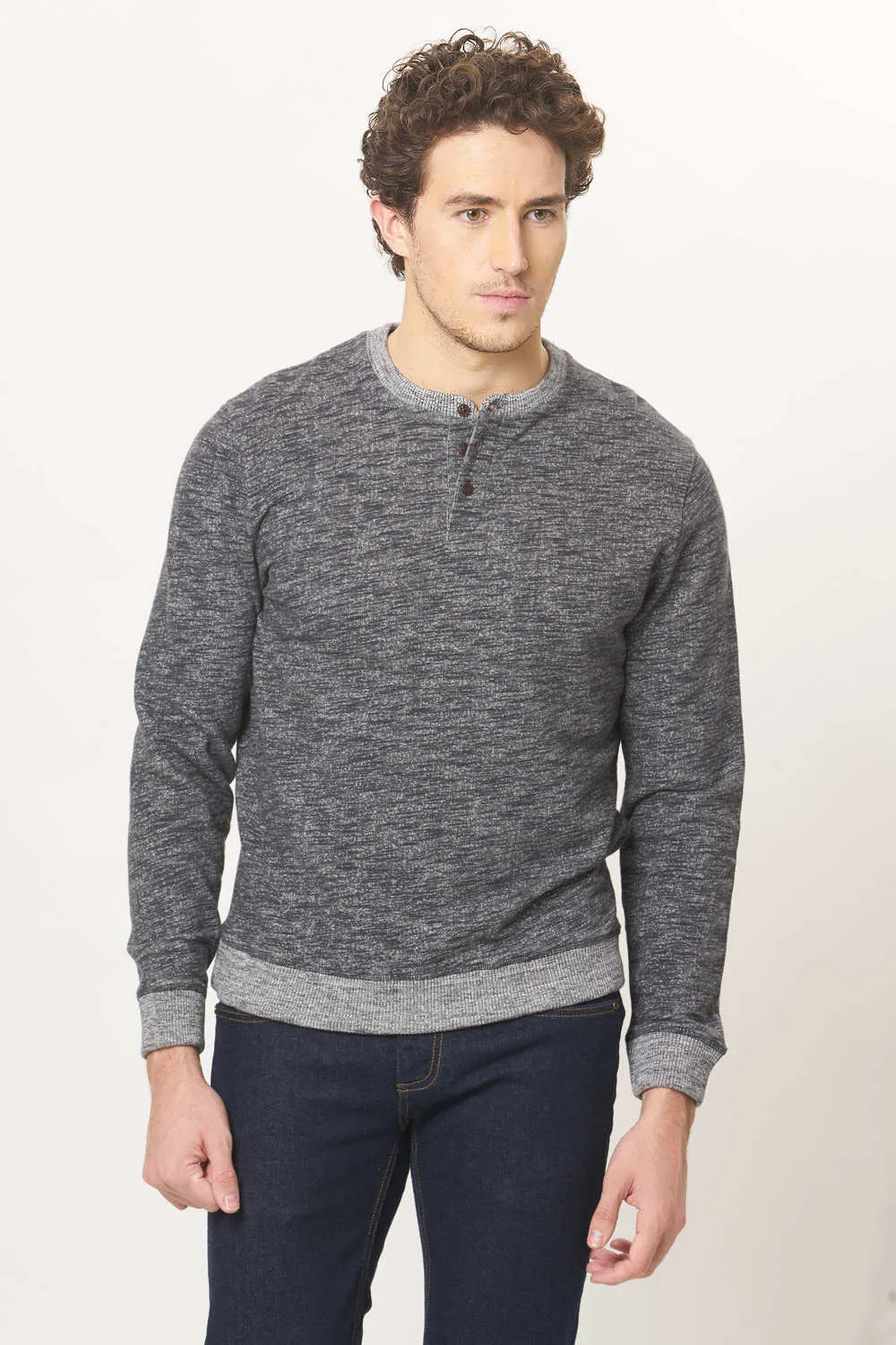 Muscle Fit Henley Pullover